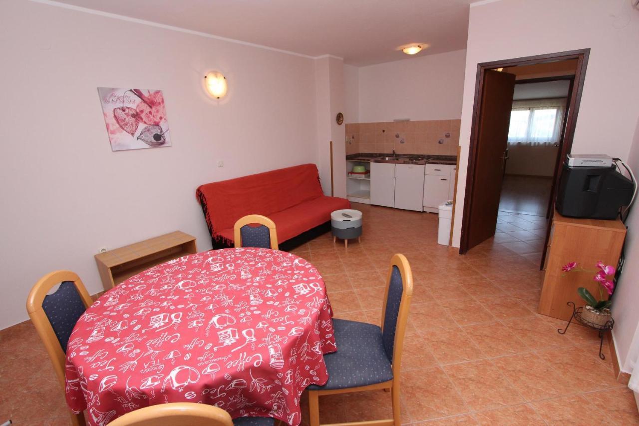 Appartement And Dino *