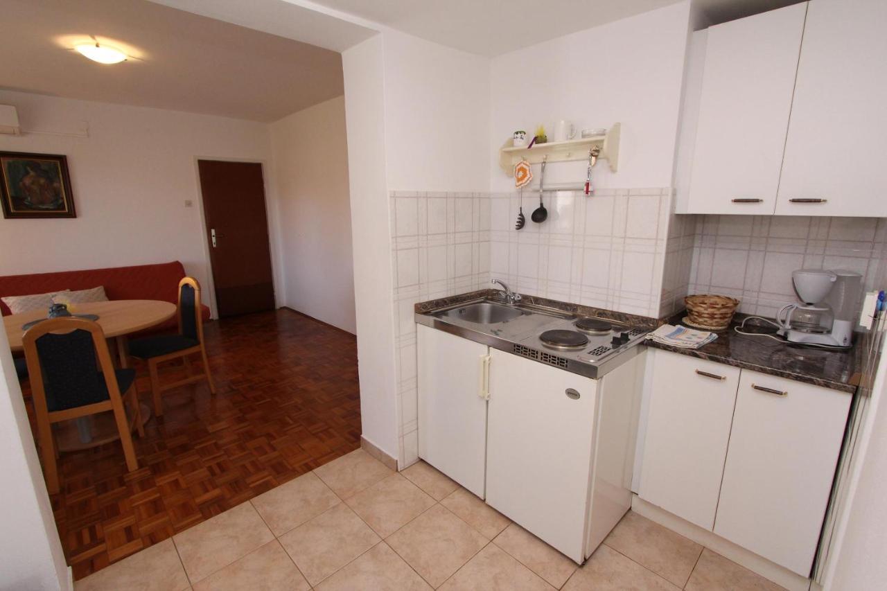 And Dino Apartment *